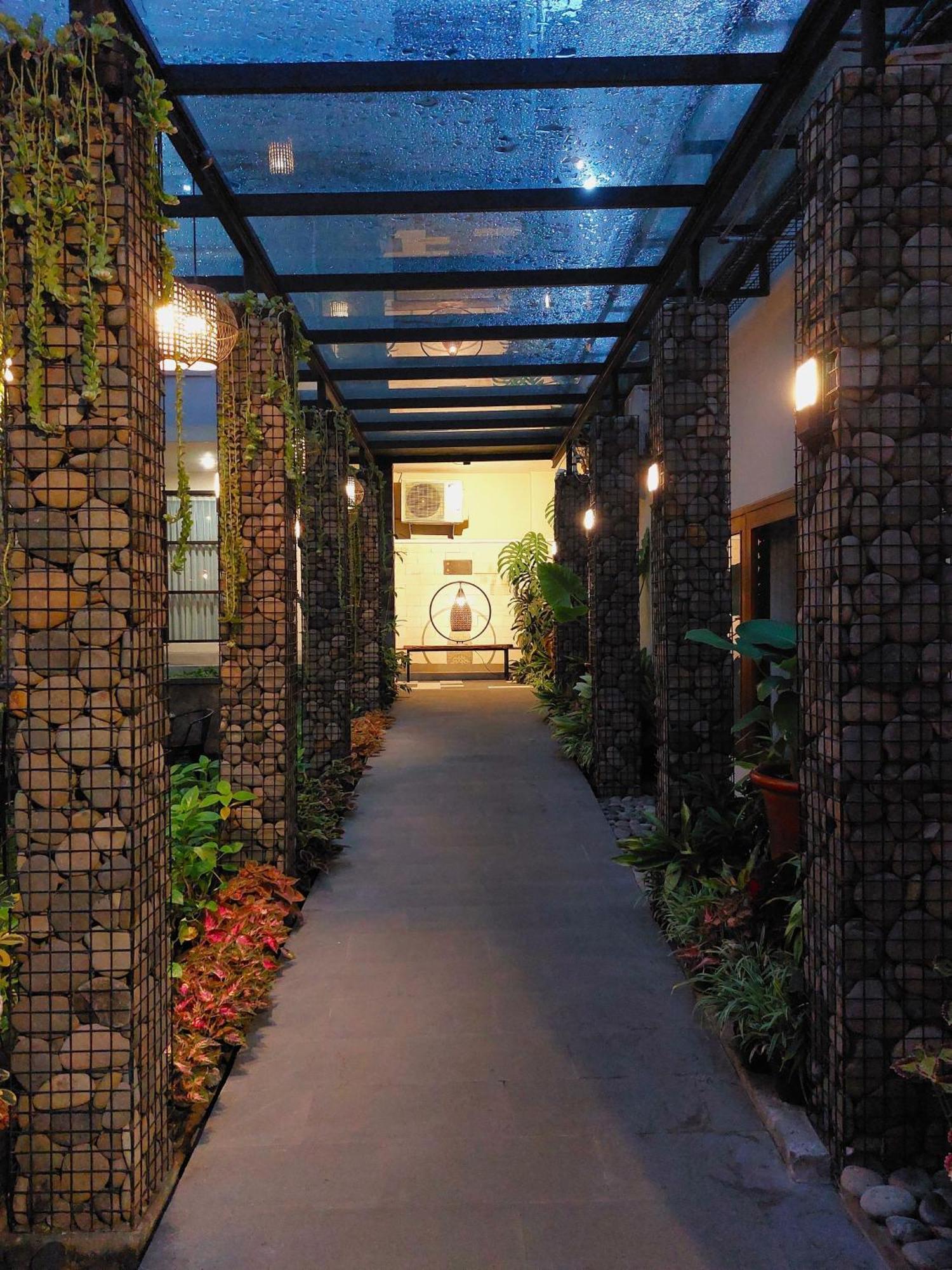 Hotel Sriti Magelang Exterior photo
